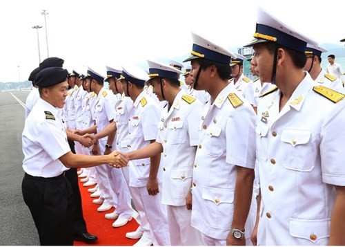 Singapore naval ship visits Vietnam’s Cam Ranh port - ảnh 1